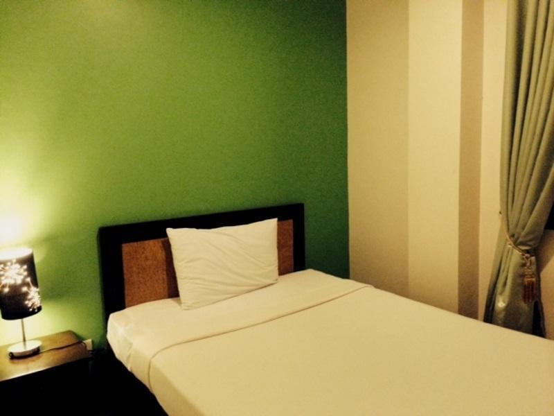 Urban Manor Hotel Roxas City Esterno foto
