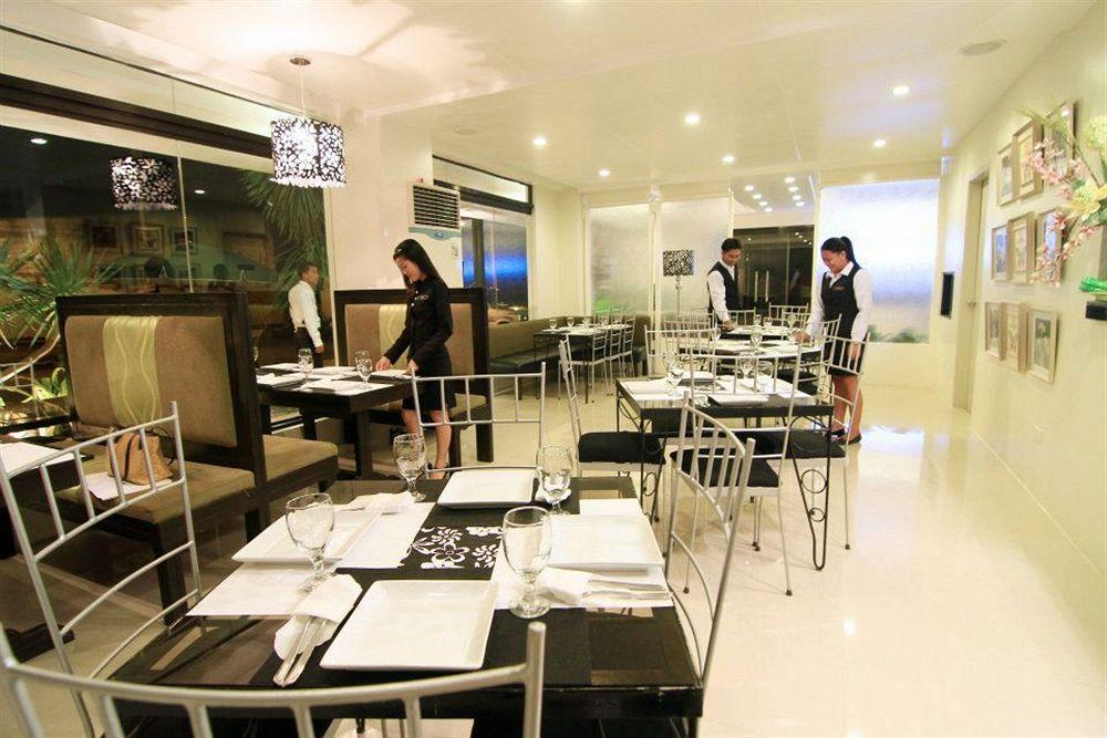 Urban Manor Hotel Roxas City Esterno foto