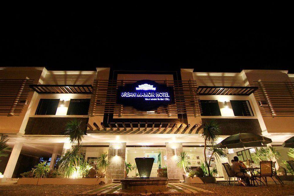 Urban Manor Hotel Roxas City Esterno foto
