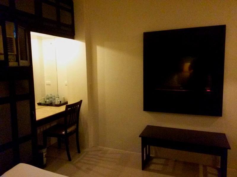 Urban Manor Hotel Roxas City Esterno foto